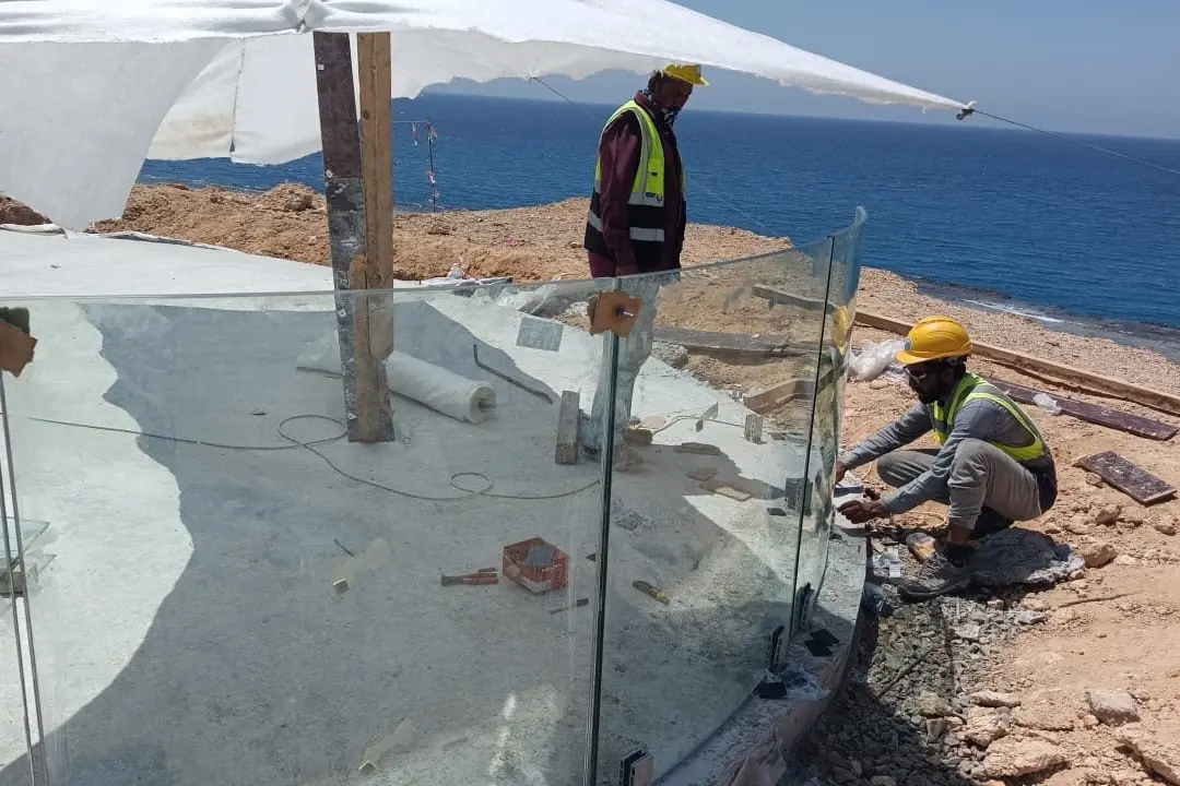 Poolside Balustrades — Glass Works (3 of 3)