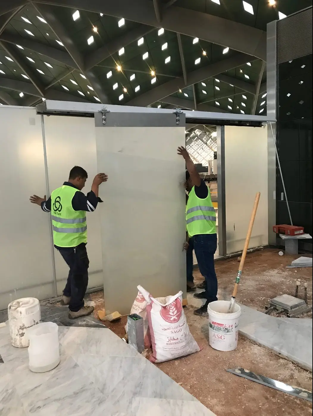 Concourse Screens & Partitions — Glass Works (4 of 8)
