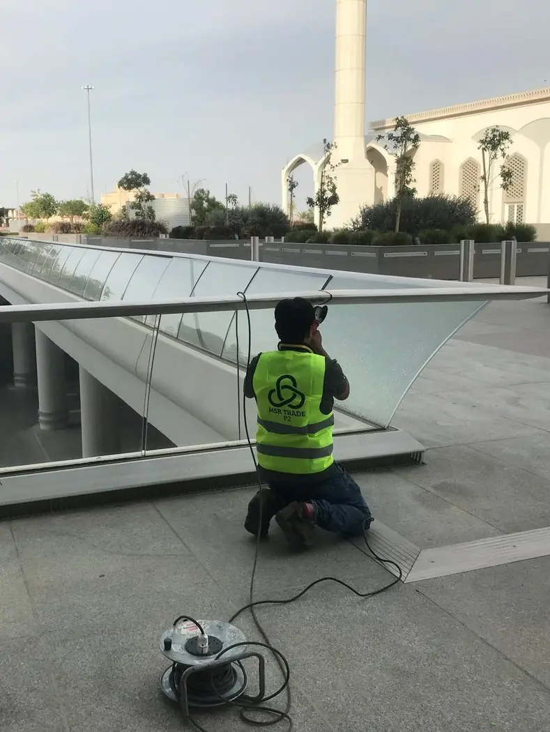 Concourse Screens & Partitions — Glass Works (6 of 8)