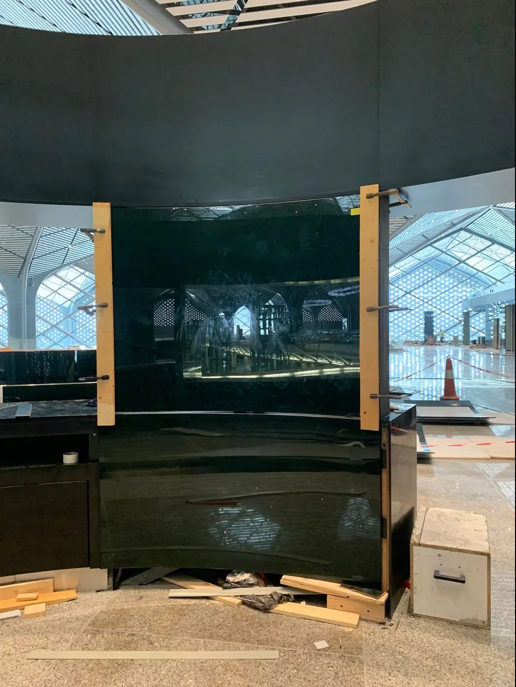 Signage Glass — Glass Works (4 of 8)