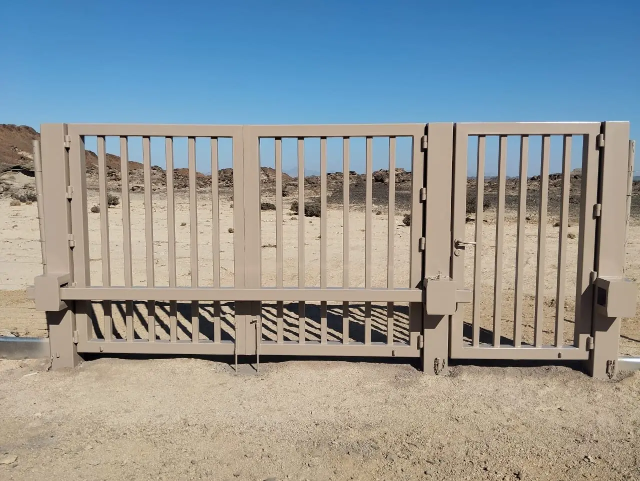Heavy-Duty Gates — Steel Works (4 of 7)